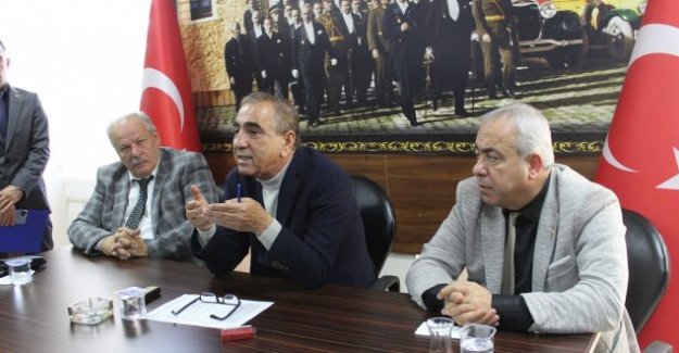 Başkan Sarı Tarsus’ta oda başkanlarıyla kucaklaştı