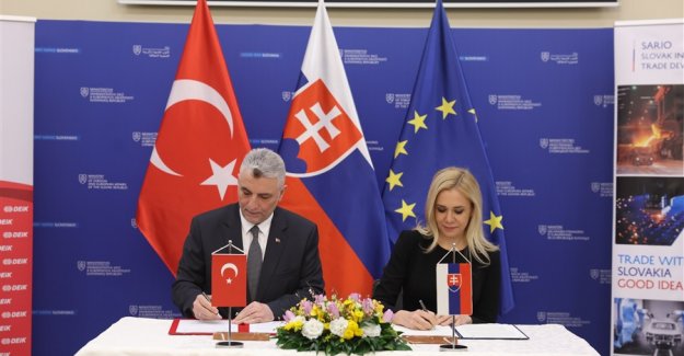 Bakan Bolat, Bratislava'da Türkiye-Slovakya İş Forumu'na Katıldı
