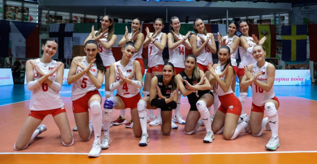 20 Yaş Altı Kadın Voleybol Milli Takımına Tebrik