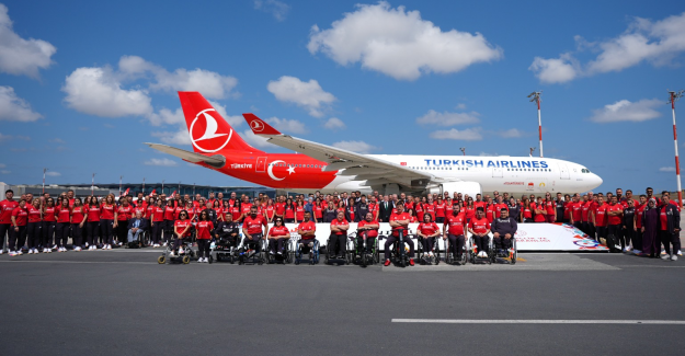 Paralimpik Sporcular Törenle Paris’e Uğurlandı