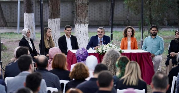 Bakan Tekin, Sakarya'da Öğretmenlerle Buluştu