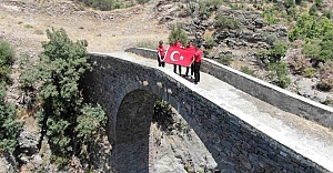 Manisa Jandarmasından Tarihi Köprüde 185. Yıl Kutlaması